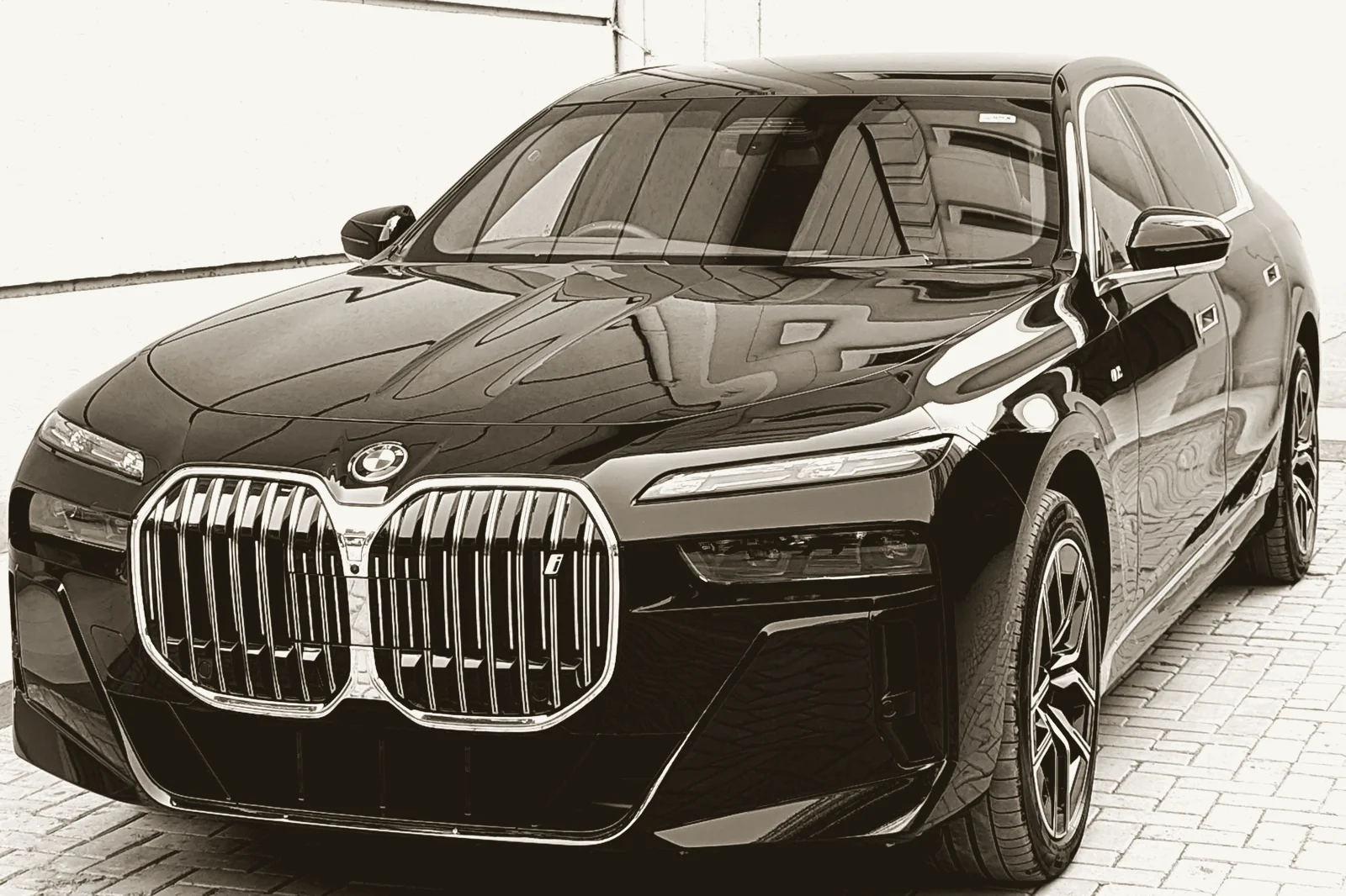 BMW i7 berline &eacute;lectrique luxe chauffeur Paris