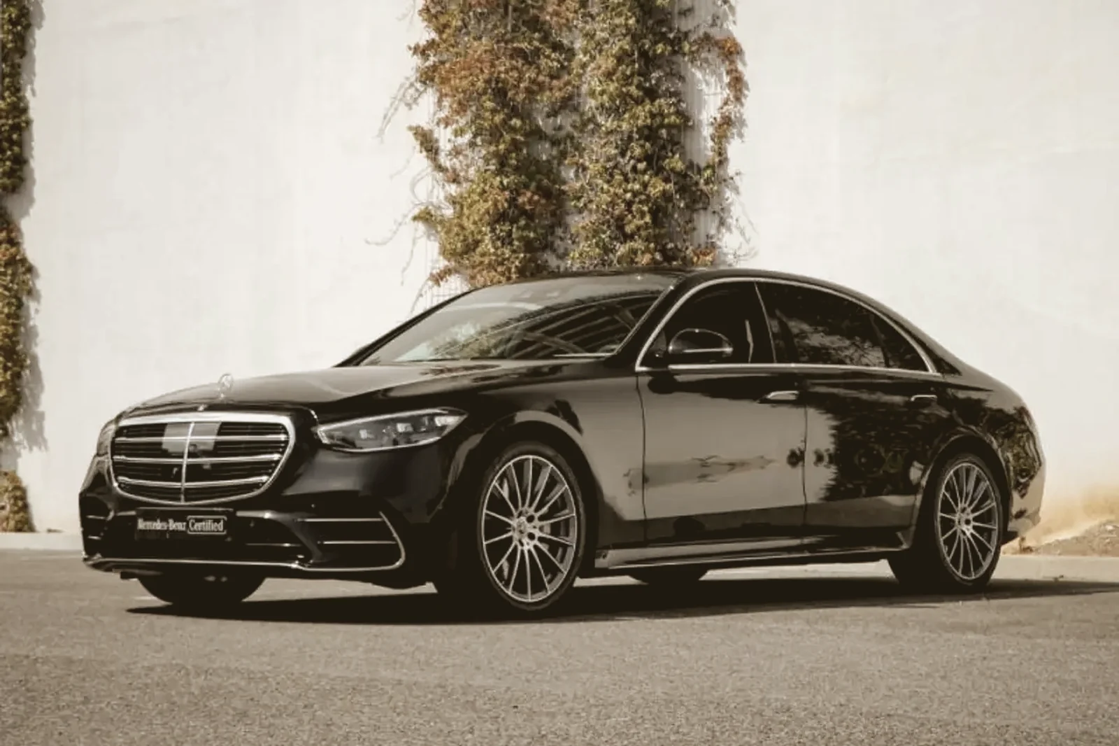 Mercedes S-Class 2024 First Class chauffeur Paris