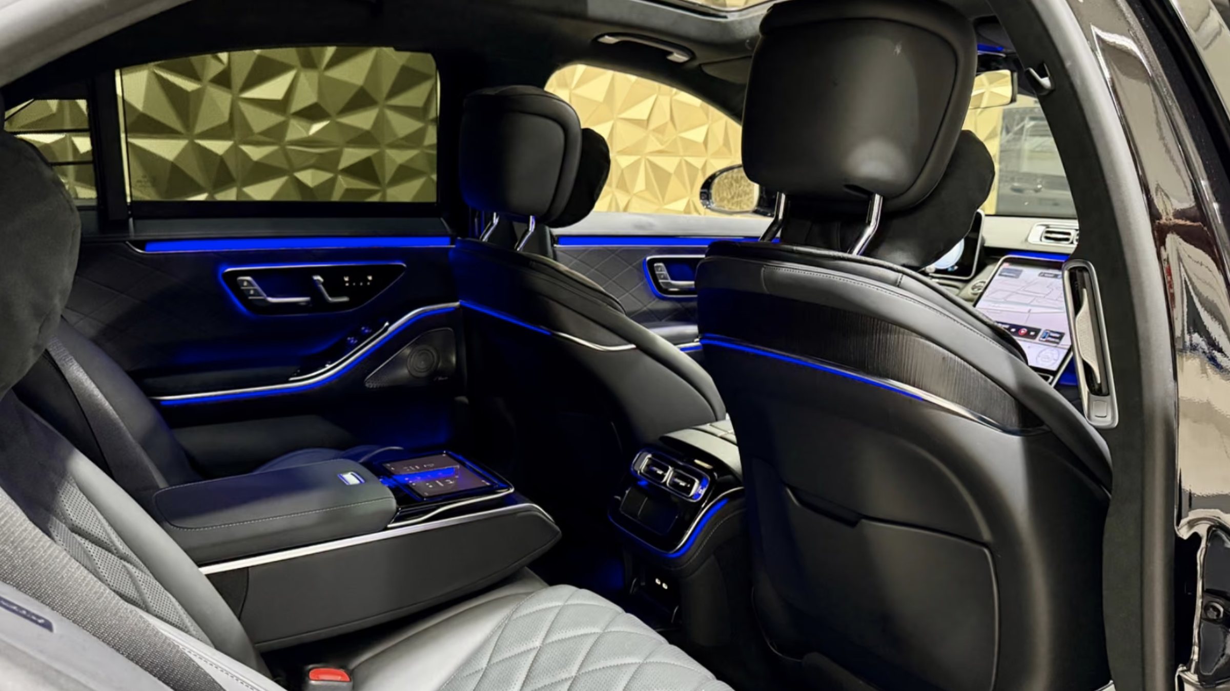 Int&eacute;rieur Mercedes Classe S &mdash; cuir cr&egrave;me capitonn&eacute; First Class