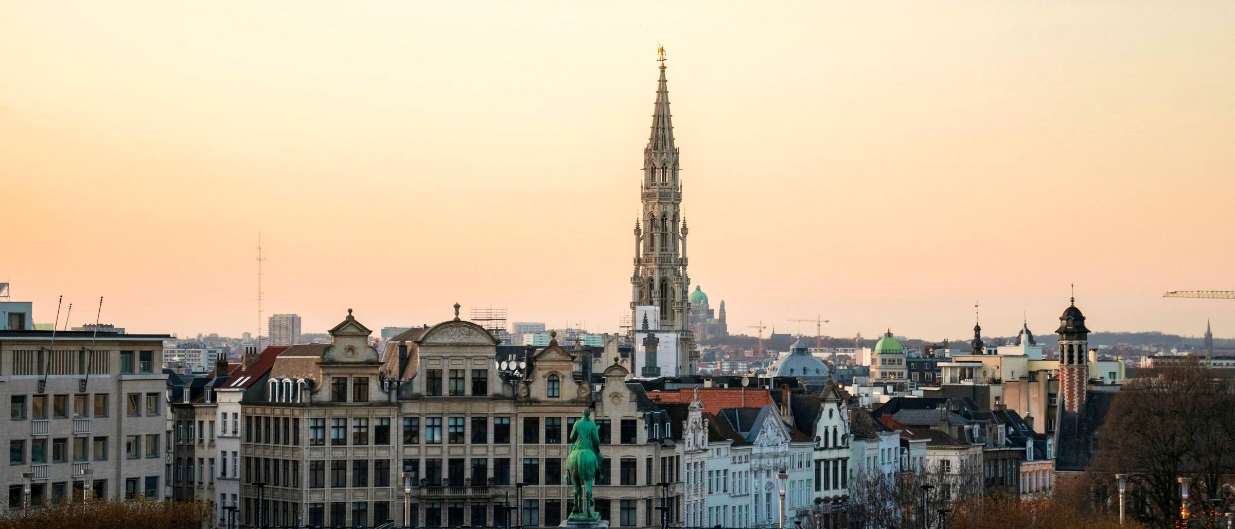 Grand Place de Bruxelles au couchant — destination chauffeur Paris-Bruxelles