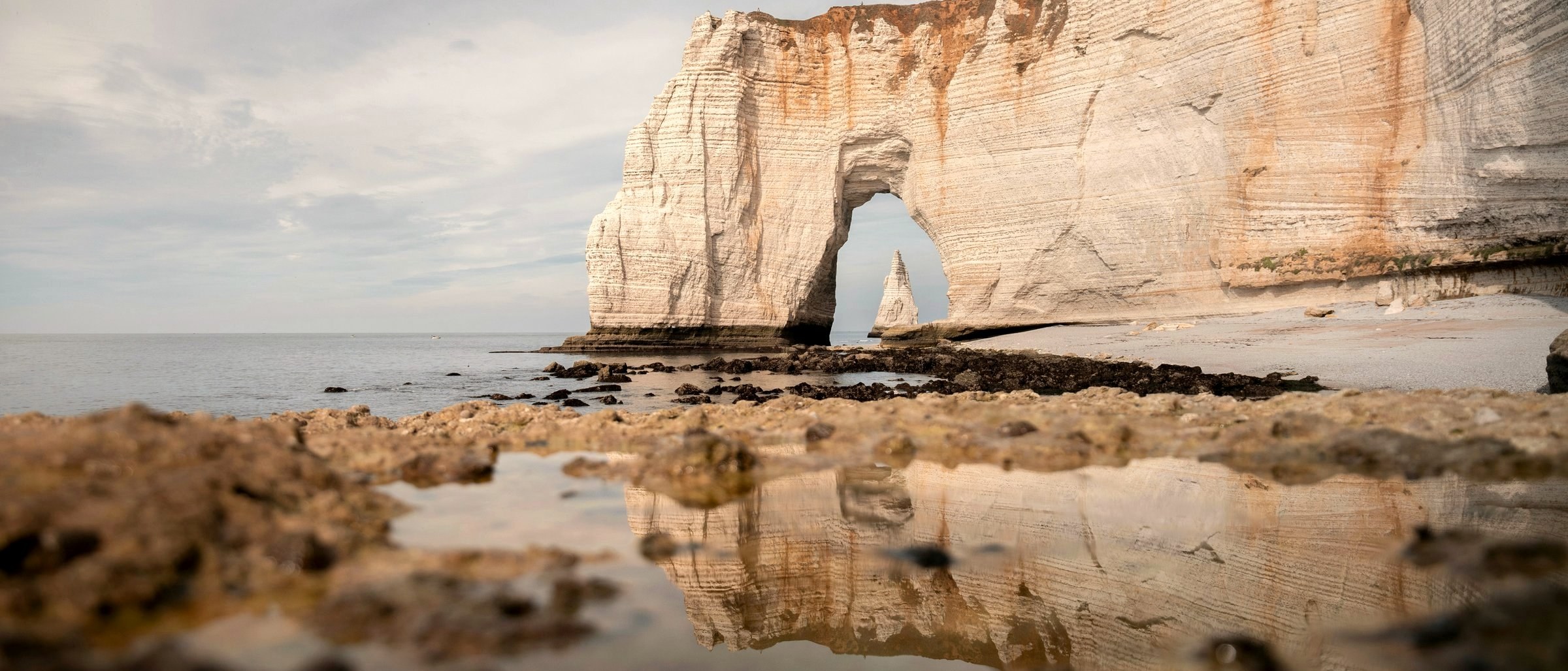 Falaises d'Étretat en Normandie — destination chauffeur privé Paris
