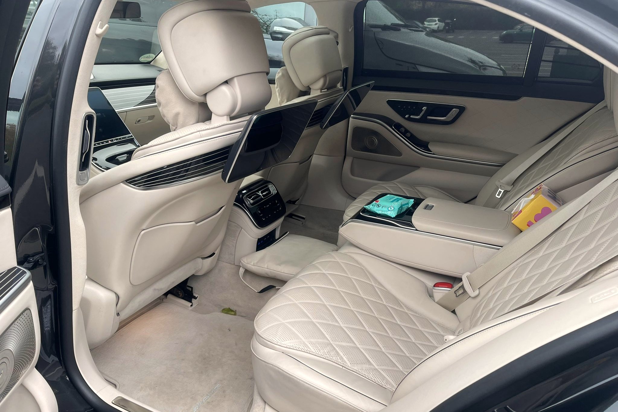 Int&eacute;rieur Mercedes Classe S &mdash; cuir cr&egrave;me capitonn&eacute; First Class