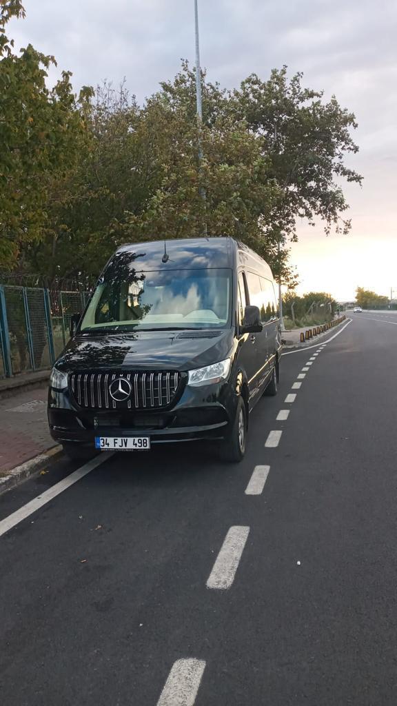 Mercedes Sprinter Maybach Edition — calandre verticale chromée, flotte groupe partenaire Istanbul